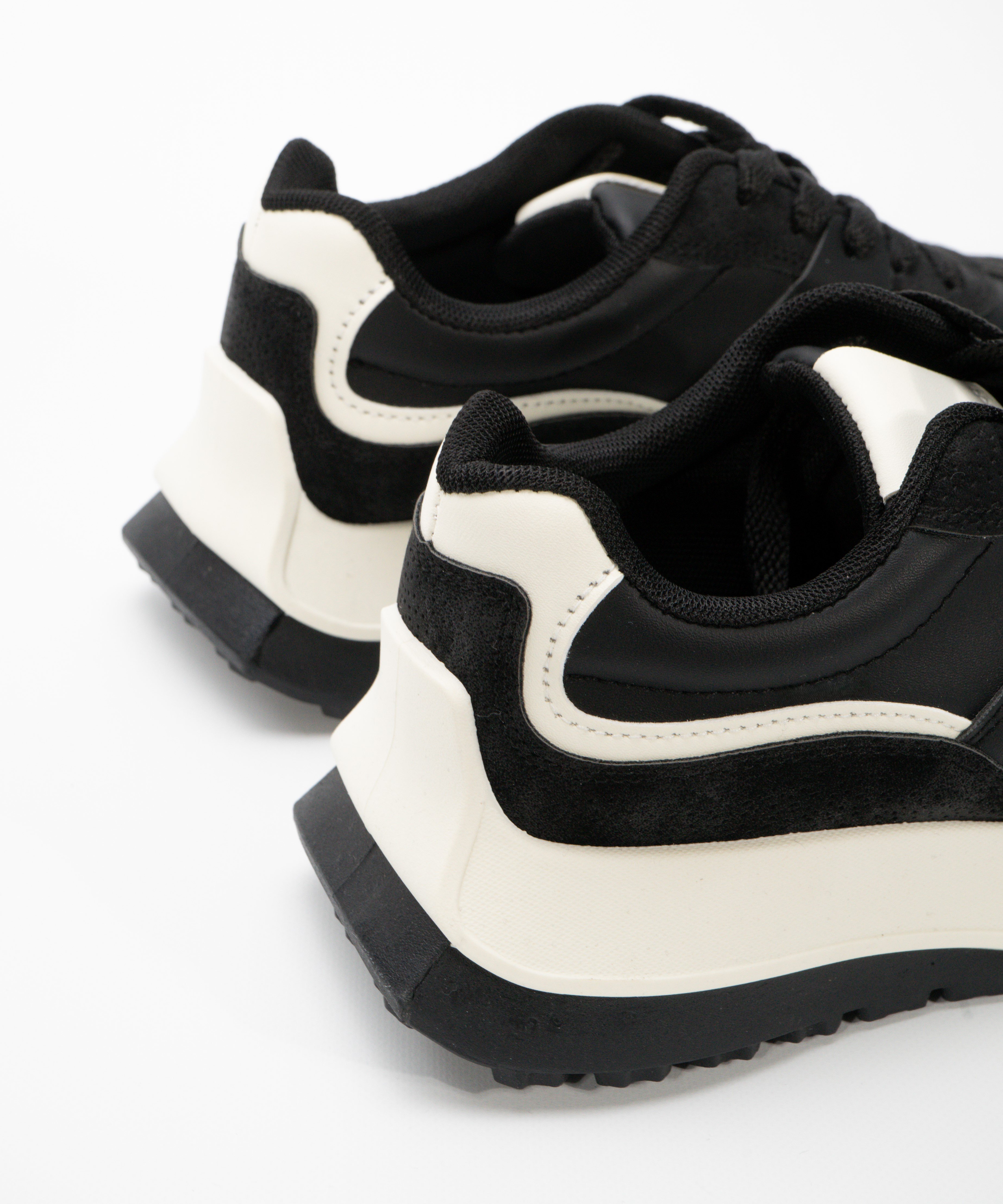 Zapatillas deportivas image number null